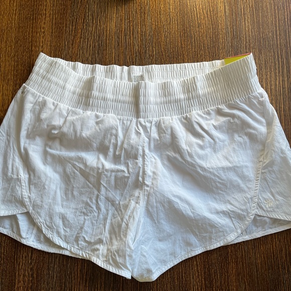 All In Motion HR Crinkle Shorts White with Pockets Lined XXL UPF 50+ Activewear - Picture 6 of 6